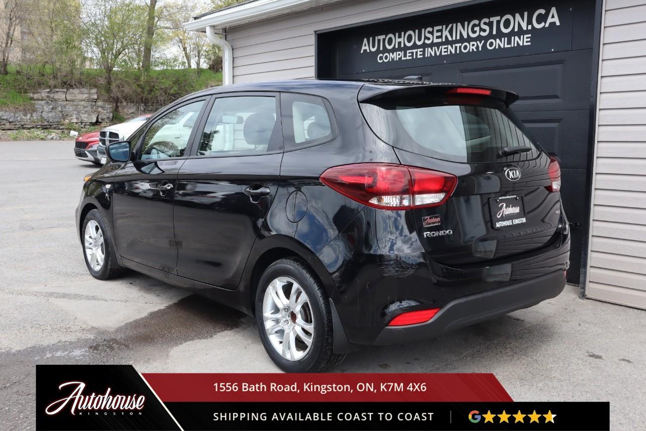 2017 Kia Rondo EX ONLY 43,300 KM! Photo4