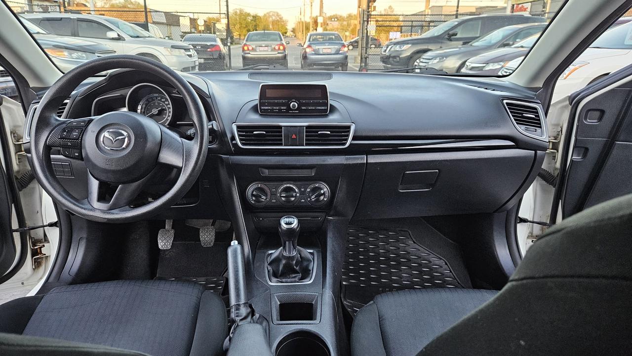 2015 Mazda MAZDA3 GX Photo