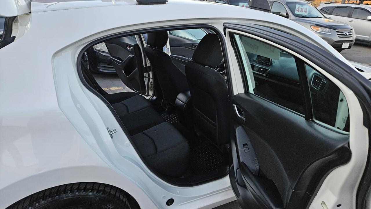 2015 Mazda MAZDA3 GX Photo