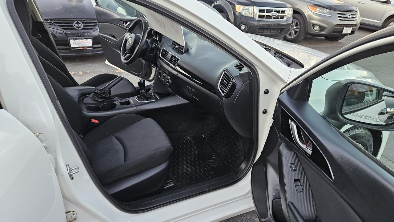 2015 Mazda MAZDA3 GX Photo