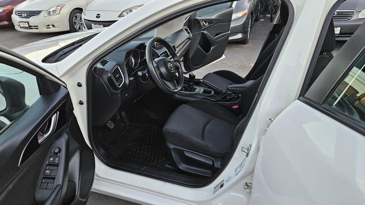 2015 Mazda MAZDA3 GX Photo