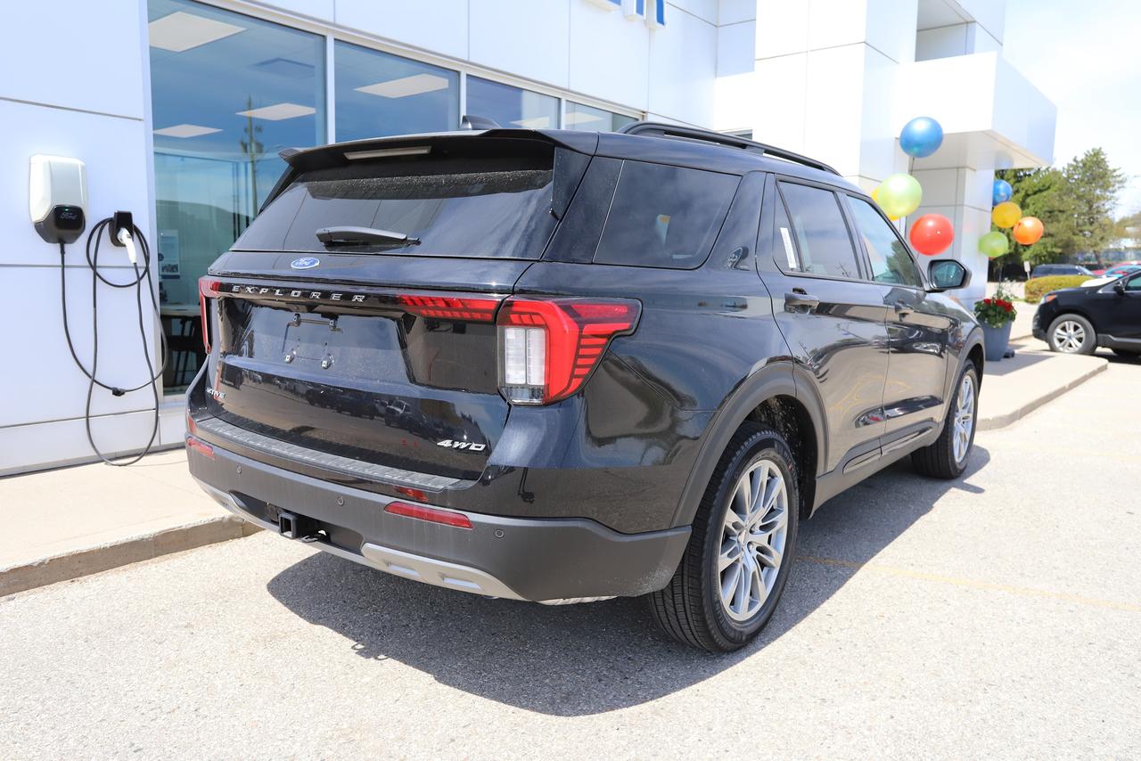 2026 Ford Explorer Active w/200A Pkg 4WD Photo3