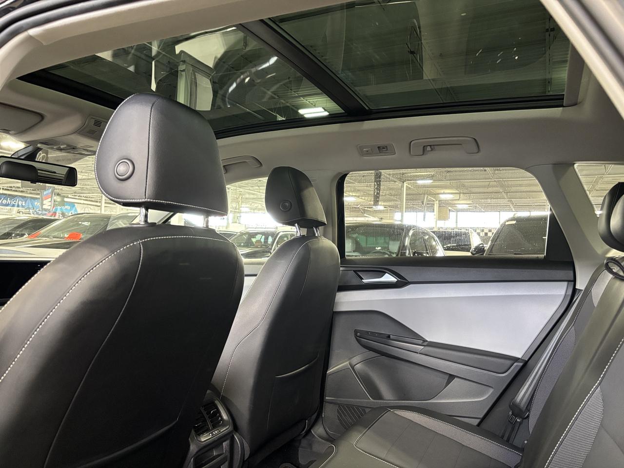 2022 Volkswagen Taos Comfortline|4MOTION|AWD|PANOROOF|BACKUPCAM|LEATHER Photo