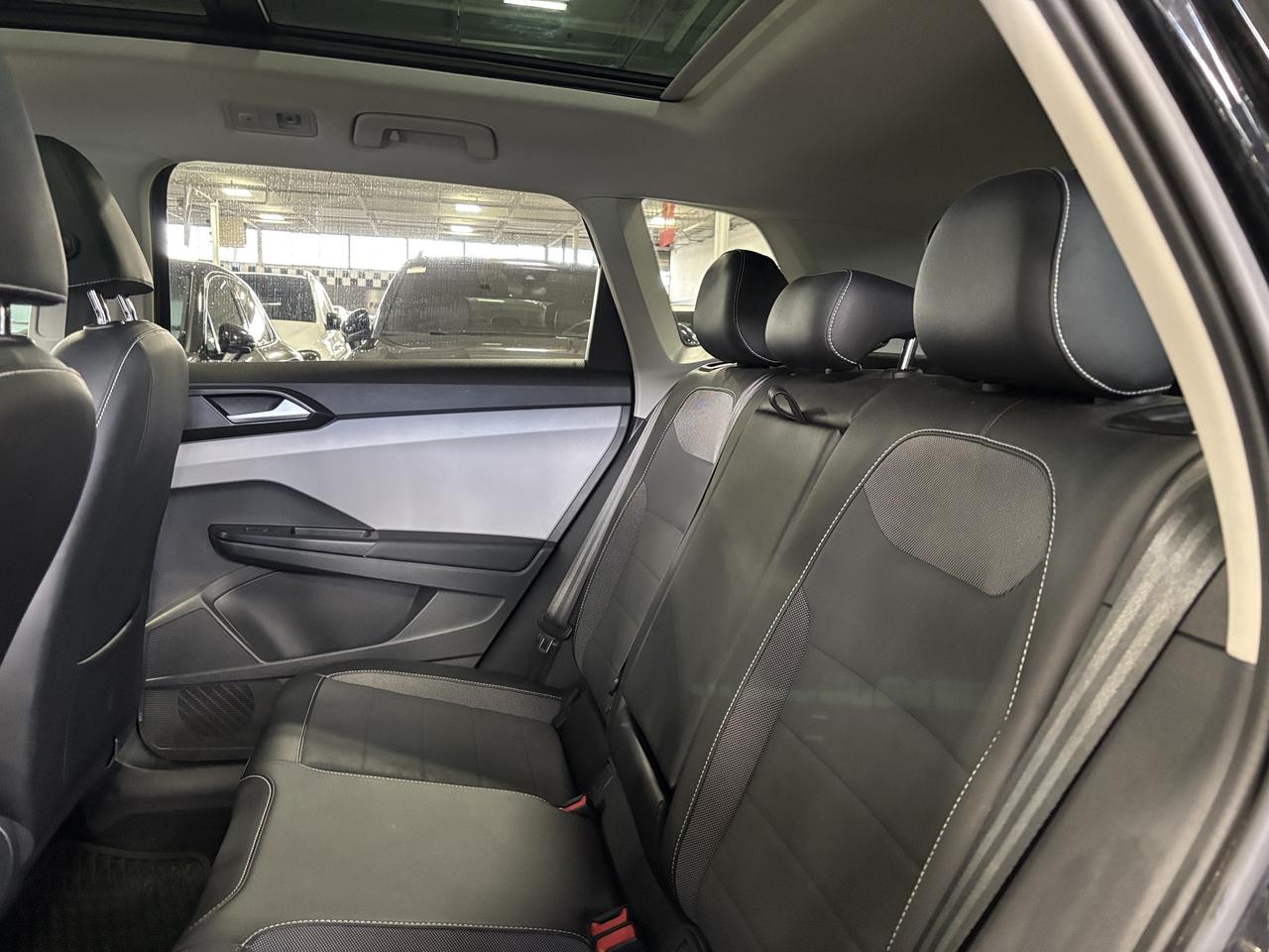 2022 Volkswagen Taos Comfortline|4MOTION|AWD|PANOROOF|BACKUPCAM|LEATHER Photo