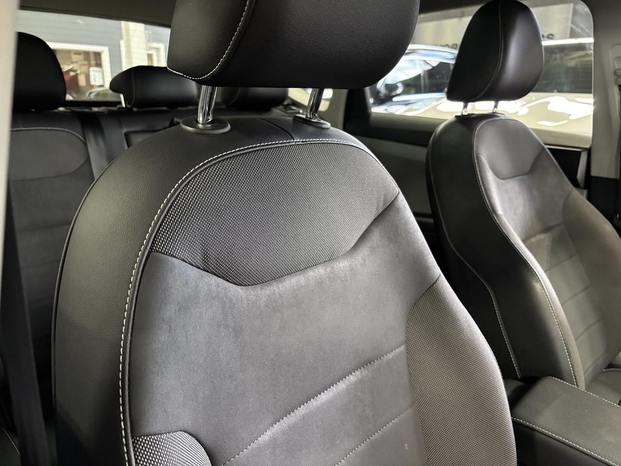 2022 Volkswagen Taos Comfortline|4MOTION|AWD|PANOROOF|BACKUPCAM|LEATHER Photo
