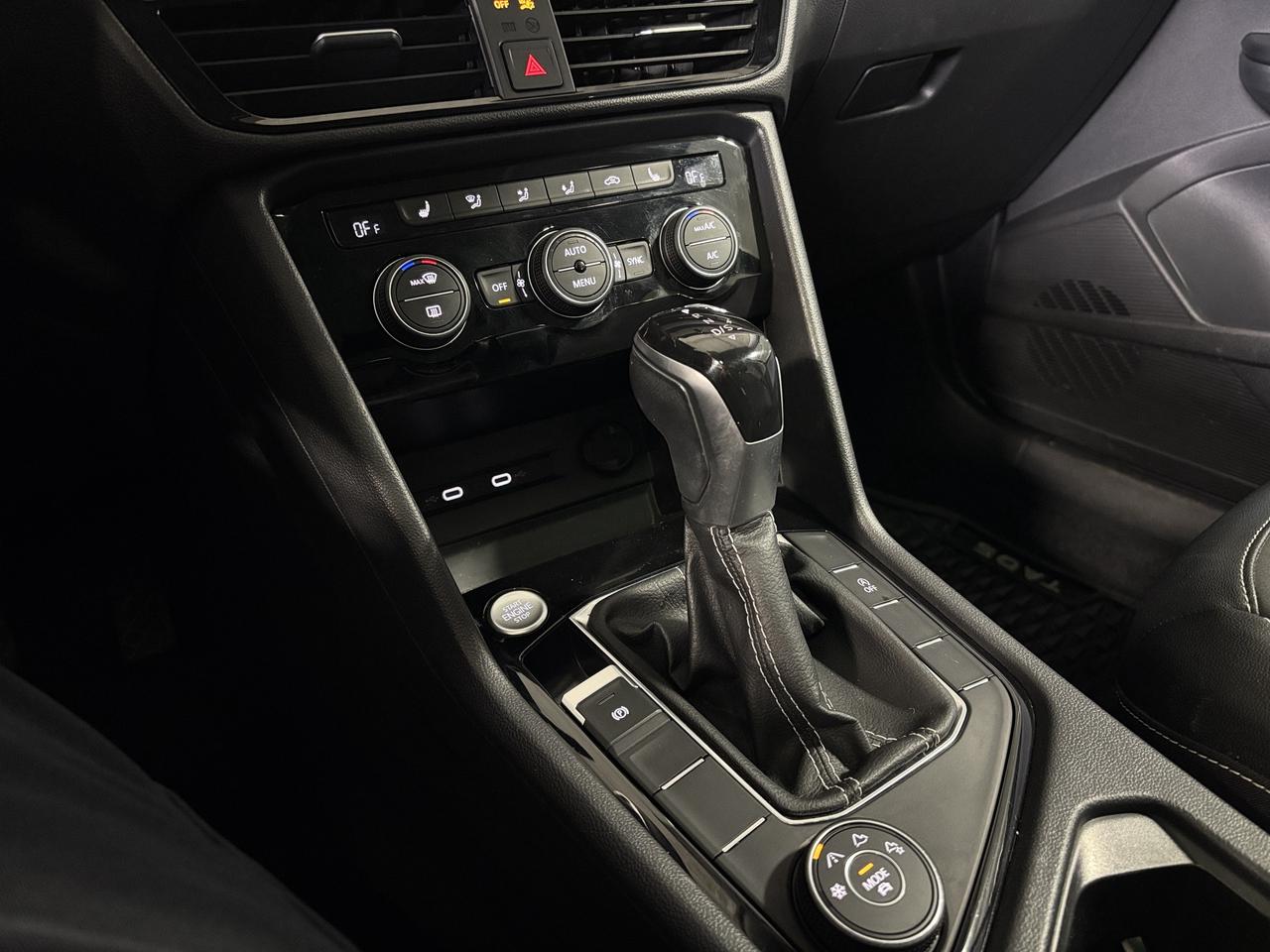 2022 Volkswagen Taos Comfortline|4MOTION|AWD|PANOROOF|BACKUPCAM|LEATHER Photo