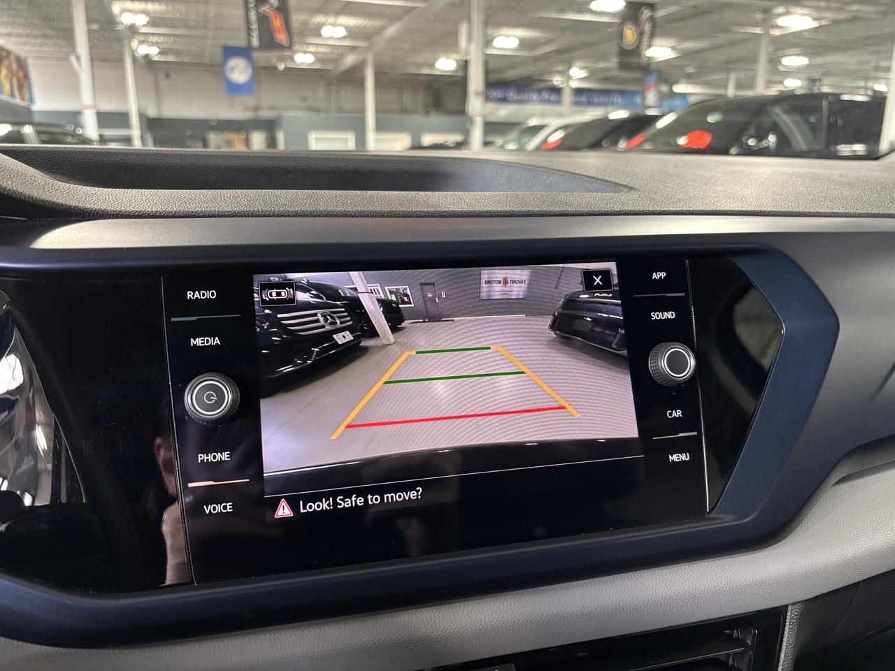 2022 Volkswagen Taos Comfortline|4MOTION|AWD|PANOROOF|BACKUPCAM|LEATHER Photo
