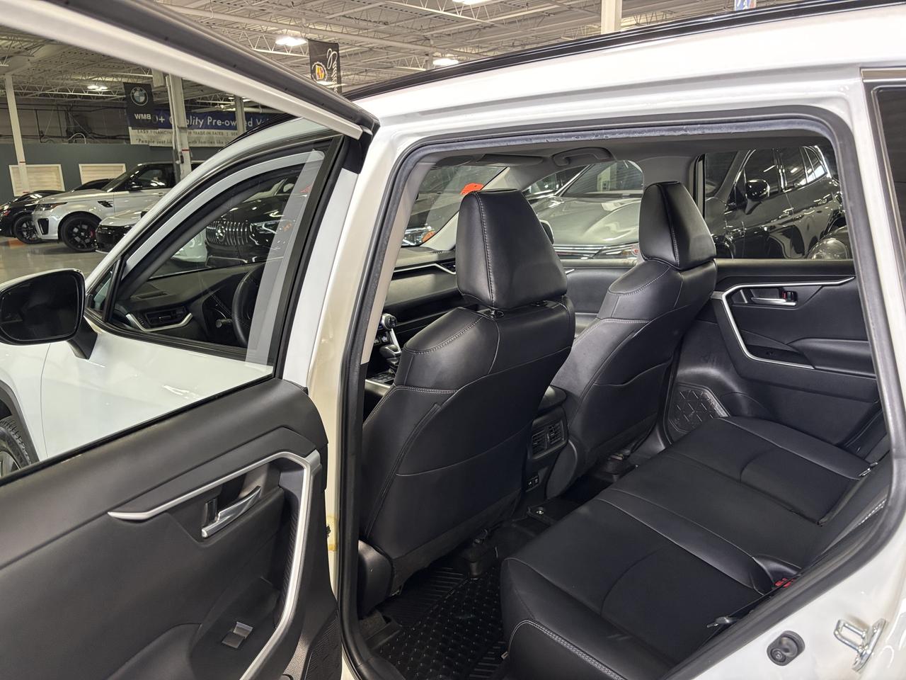 2021 Toyota RAV4 XLE AWD|SUNROOF|HEATEDSEATS|HEATEDWHEEL|LEATHER|+ Photo