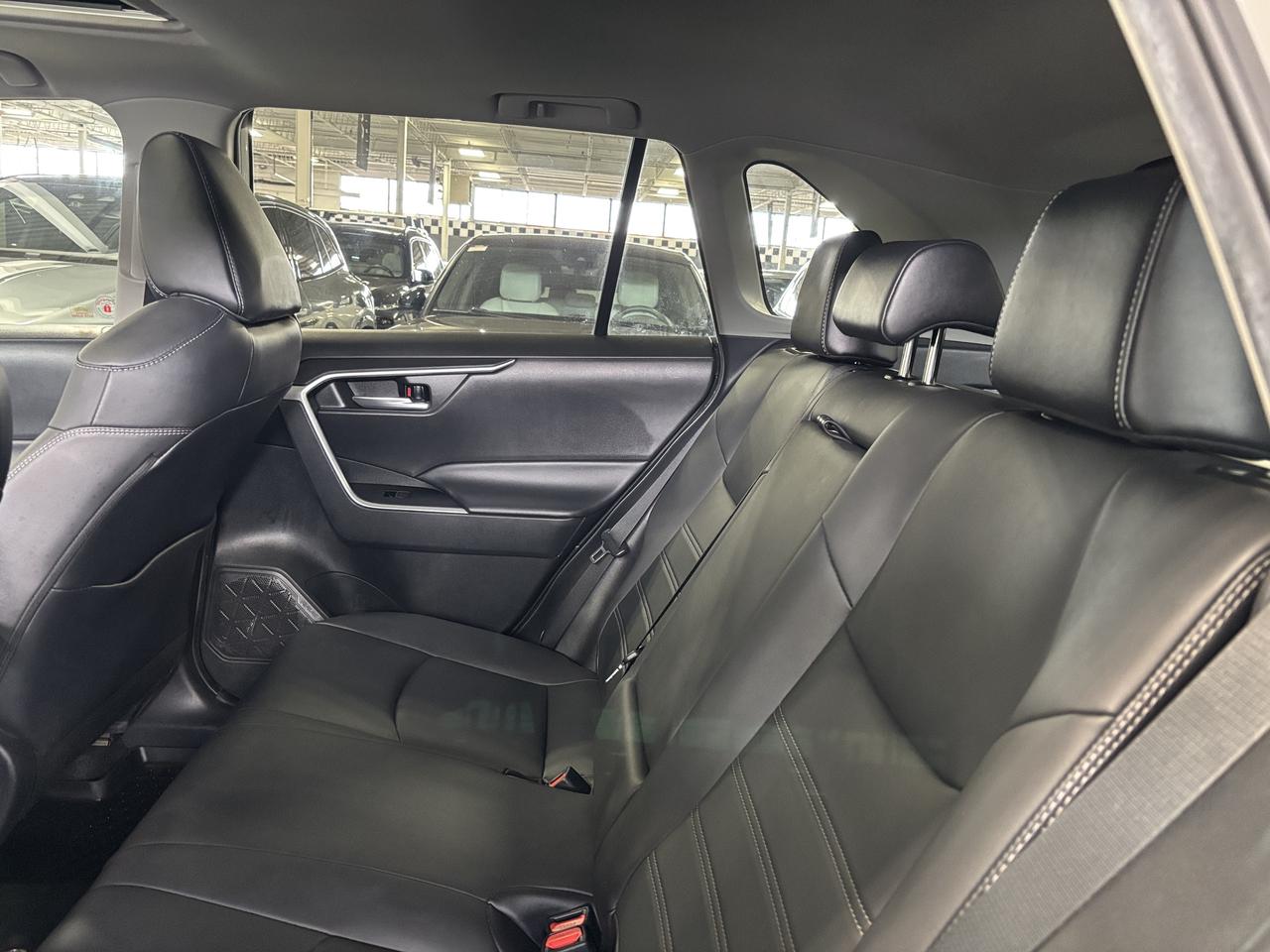 2021 Toyota RAV4 XLE AWD|SUNROOF|HEATEDSEATS|HEATEDWHEEL|LEATHER|+ Photo
