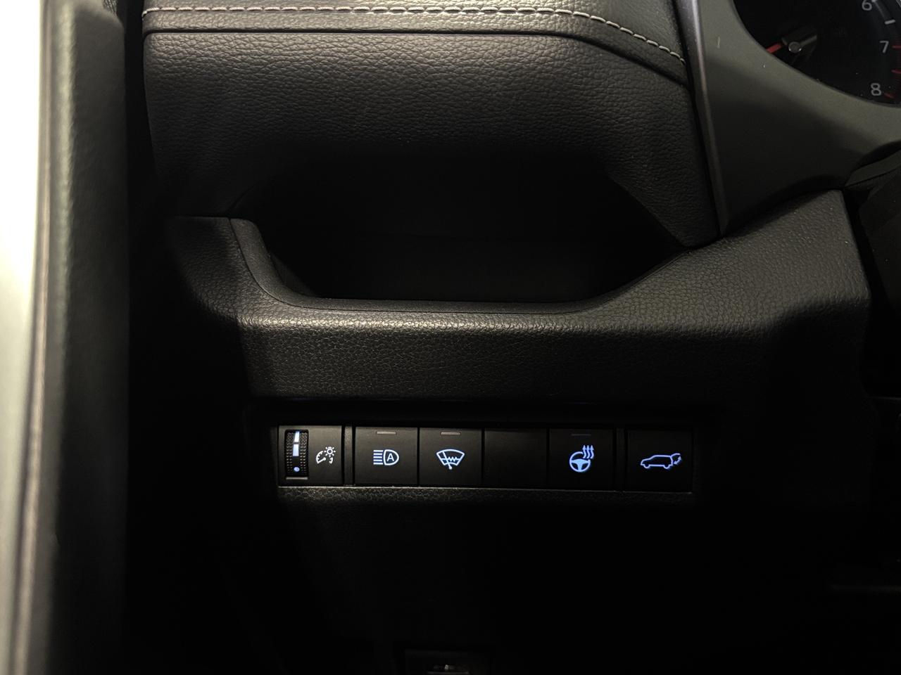 2021 Toyota RAV4 XLE AWD|SUNROOF|HEATEDSEATS|HEATEDWHEEL|LEATHER|+ Photo