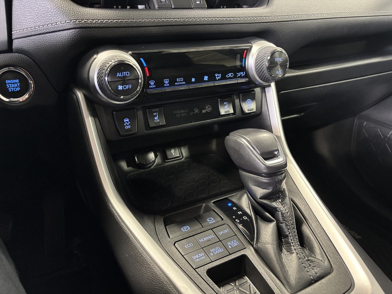 2021 Toyota RAV4 XLE AWD|SUNROOF|HEATEDSEATS|HEATEDWHEEL|LEATHER|+ Photo