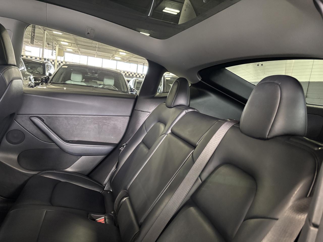 2021 Tesla Model Y Long Range|AWD|AUTOSTEER|NAV|PANOROOF|WOODTRIMS|++ Photo