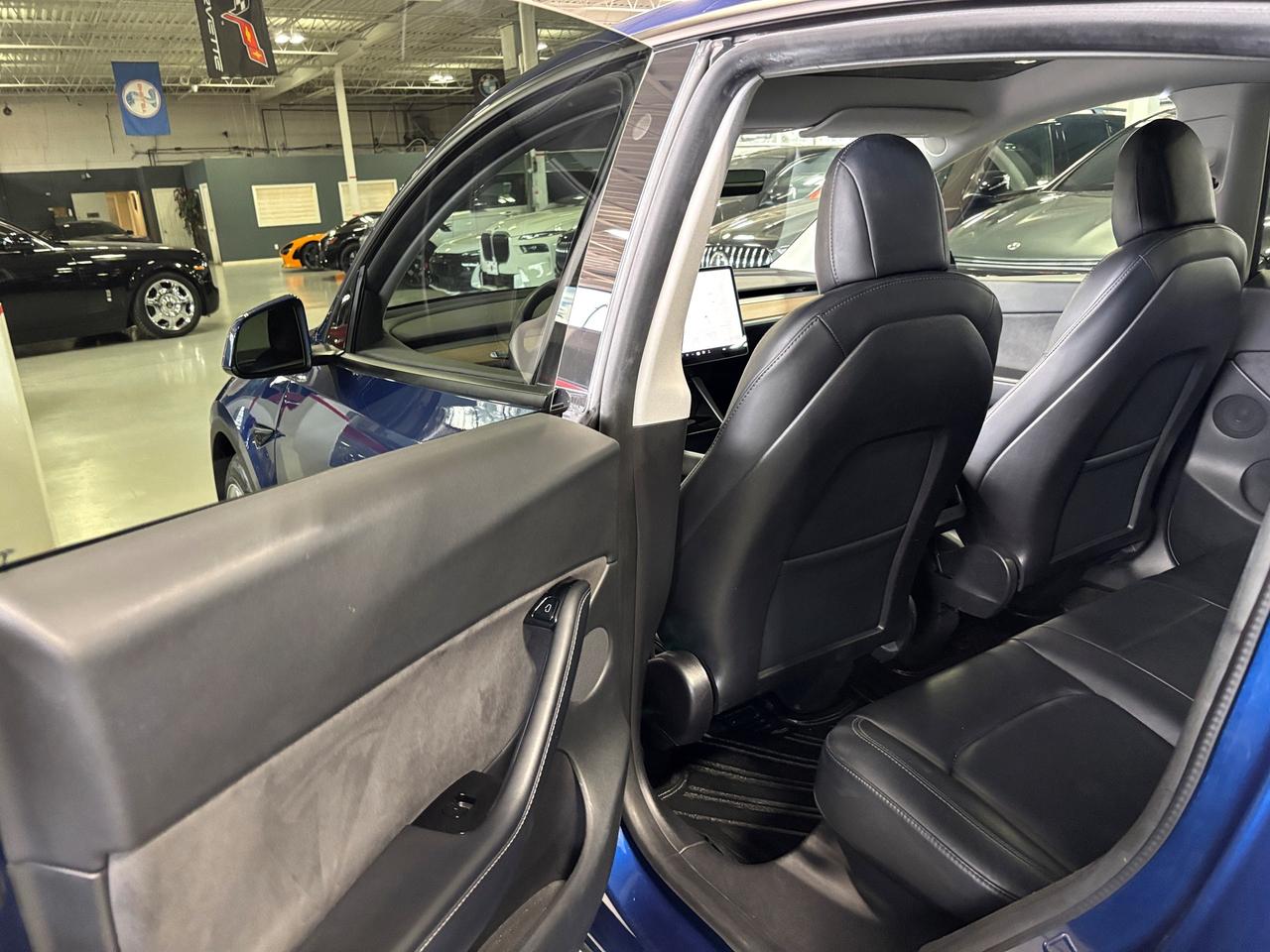 2021 Tesla Model Y Long Range|AWD|AUTOSTEER|NAV|PANOROOF|WOODTRIMS|++ Photo