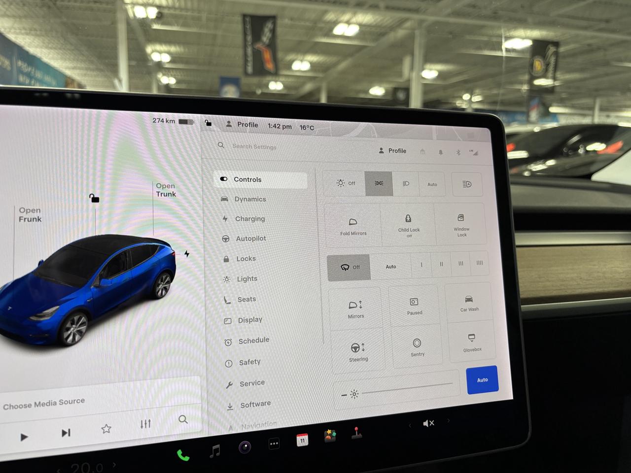 2021 Tesla Model Y Long Range|AWD|AUTOSTEER|NAV|PANOROOF|WOODTRIMS|++ Photo
