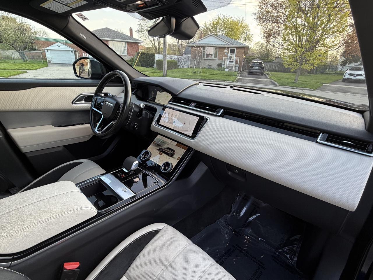 2021 Land Rover Range Rover Velar P340 R-Dynamic S Photo