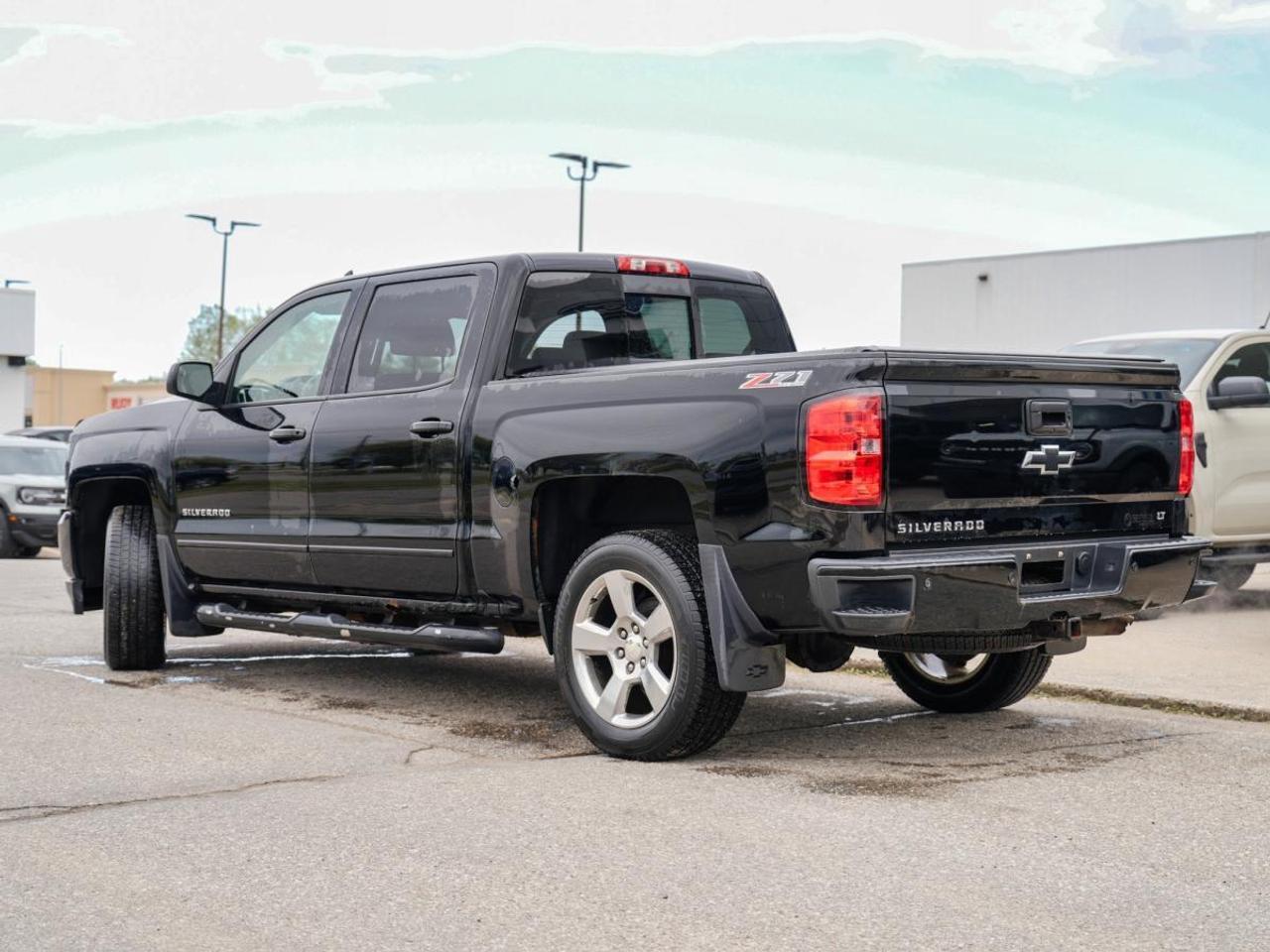 2016 Chevrolet Silverado 1500 Crew Cab Short Box 4-Wheel Drive LT w/2LT | TONNEA Photo3