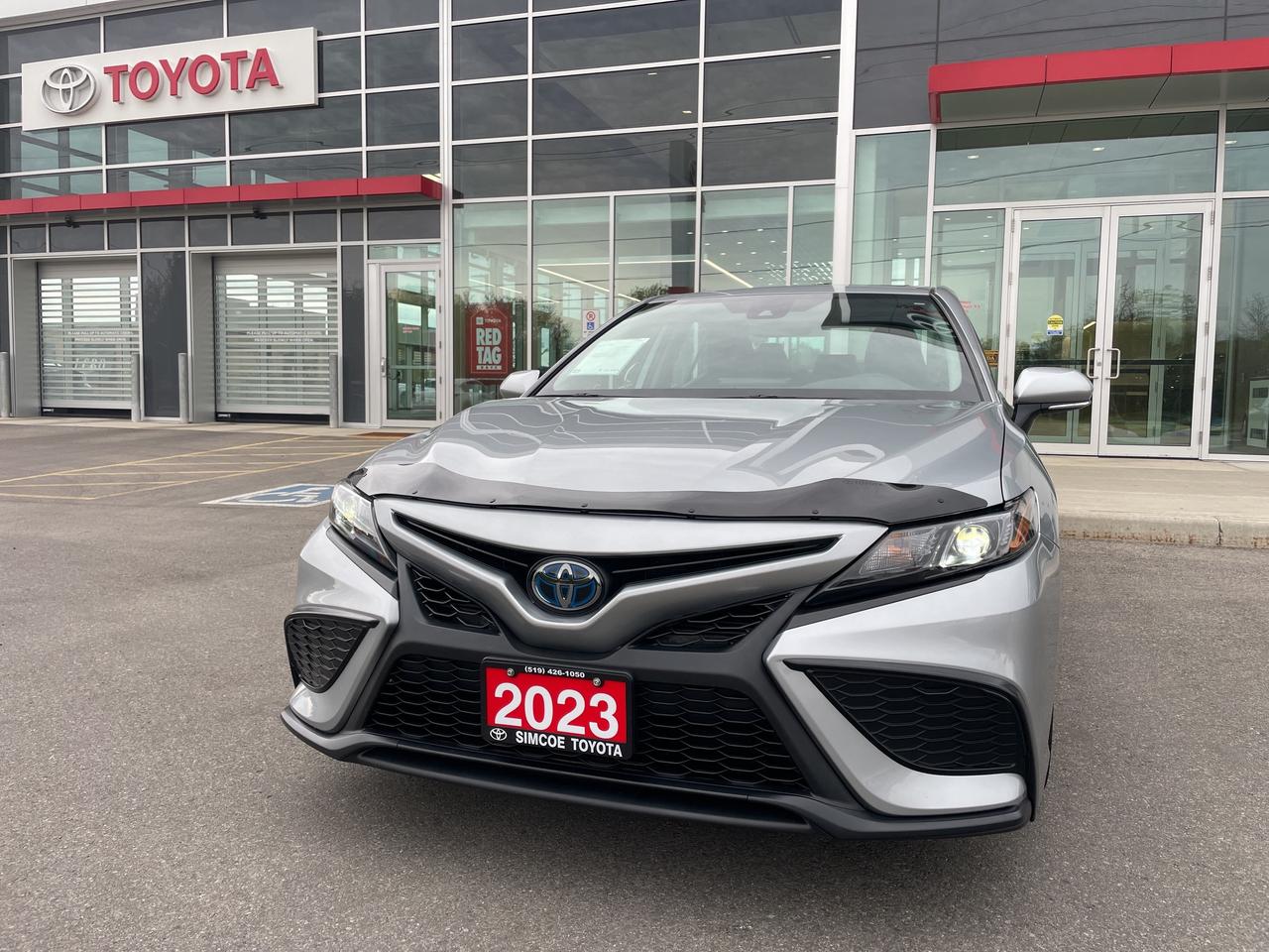 2023 Toyota Camry HYBRID SE Photo