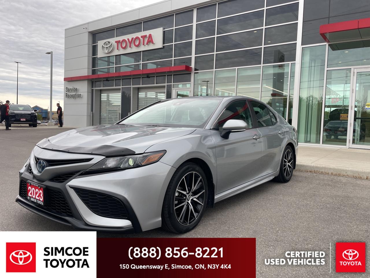 2023 Toyota Camry HYBRID SE Photo0