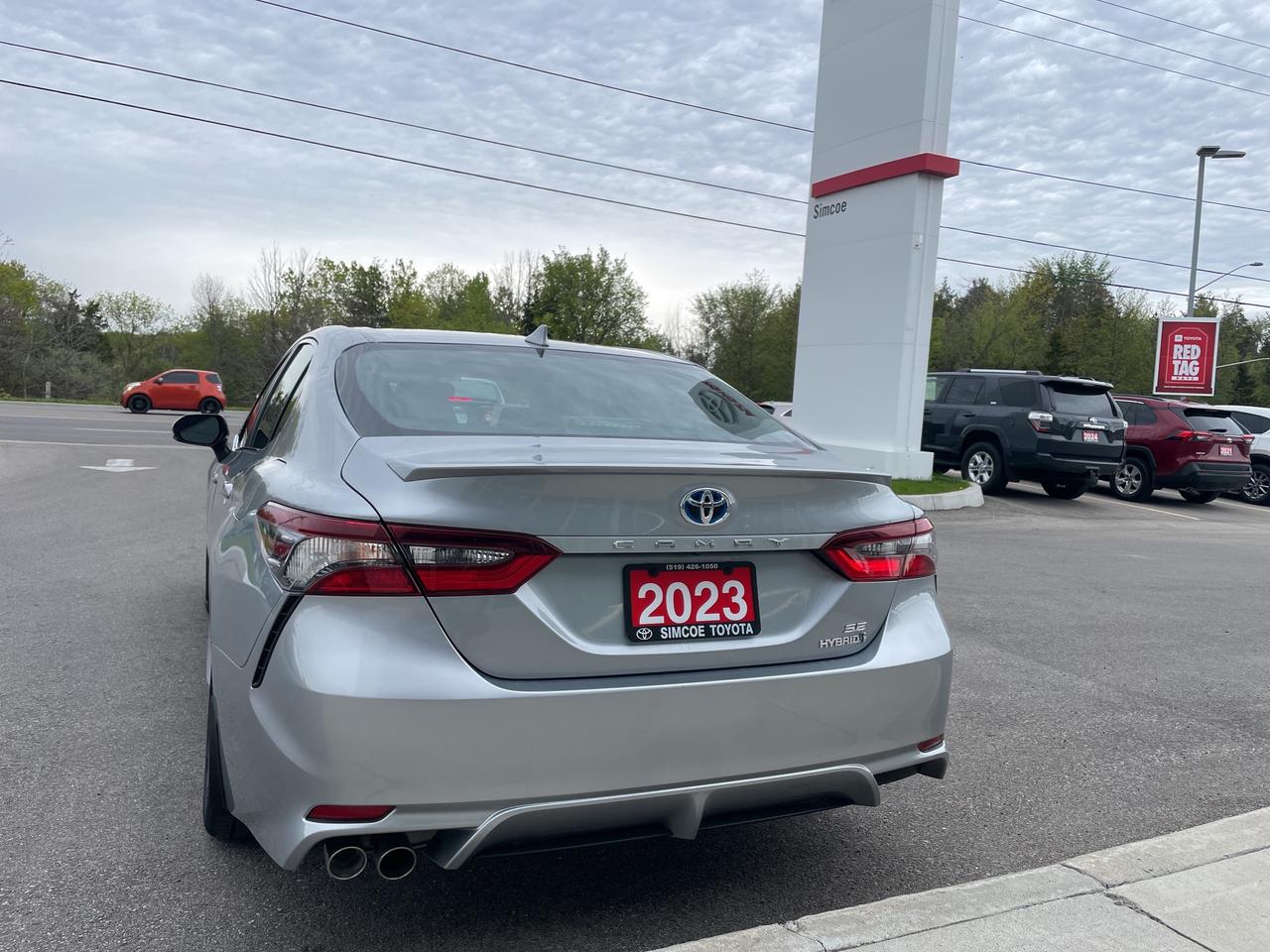 2023 Toyota Camry HYBRID SE Photo