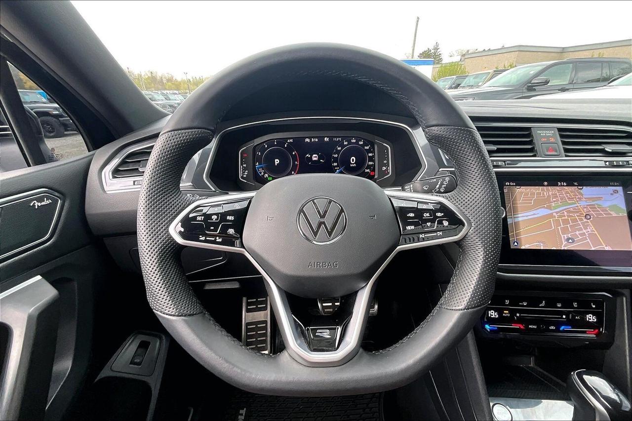 2022 Volkswagen Tiguan Highline R-Line | Vented Leather | Panoroof | AWD Photo4