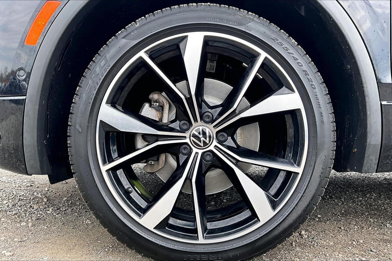 2022 Volkswagen Tiguan Highline R-Line | Vented Leather | Panoroof | AWD Photo