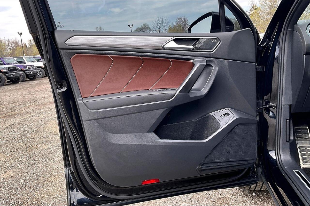 2022 Volkswagen Tiguan Highline R-Line | Vented Leather | Panoroof | AWD Photo