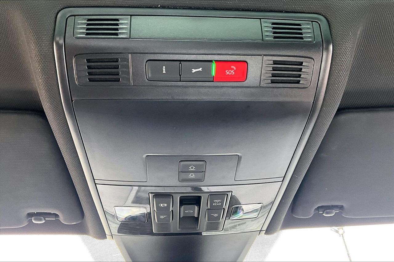 2022 Volkswagen Tiguan Highline R-Line | Vented Leather | Panoroof | AWD Photo