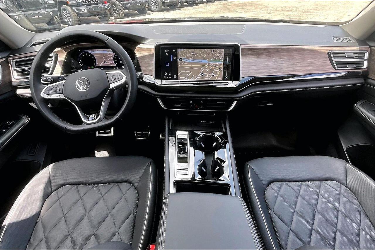 2026 Volkswagen Atlas Execline R Line | 7 Seat | Vented Leather | AWD Photo