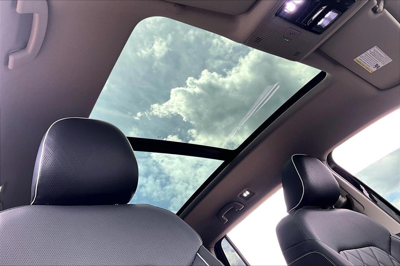 2026 Volkswagen Atlas Execline R Line | 7 Seat | Vented Leather | AWD Photo