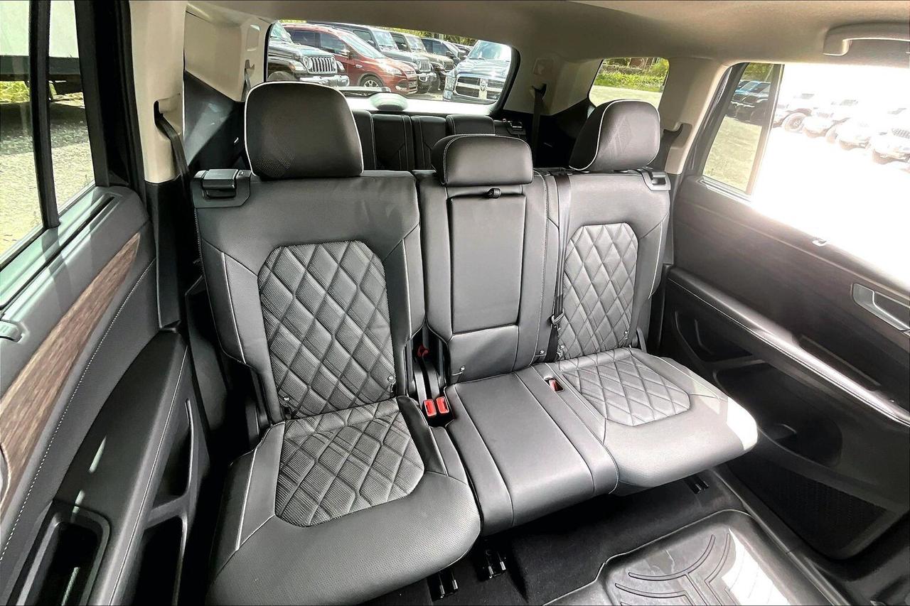 2026 Volkswagen Atlas Execline R Line | 7 Seat | Vented Leather | AWD Photo