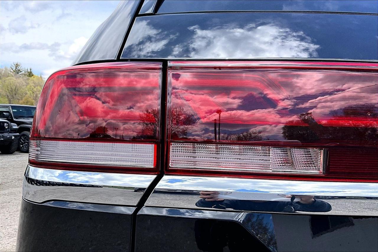 2026 Volkswagen Atlas Execline R Line | 7 Seat | Vented Leather | AWD Photo