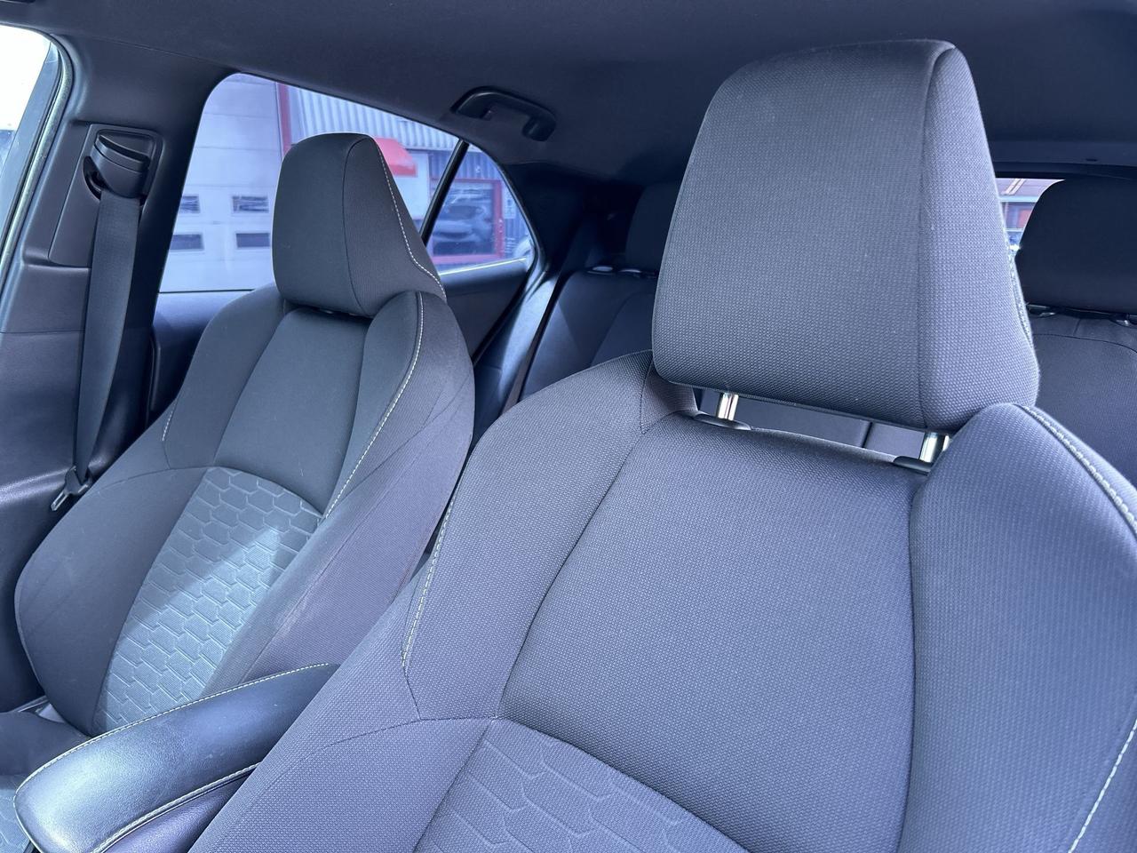 2021 Toyota Corolla SE HATCH | 6-SPEED | HTD SEATS | CARPLAY Photo