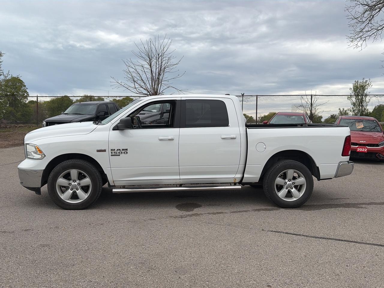 2019 RAM 1500 Classic CLEAN CARFAX, 6 PASSENGER, 4X4! - Photo #3