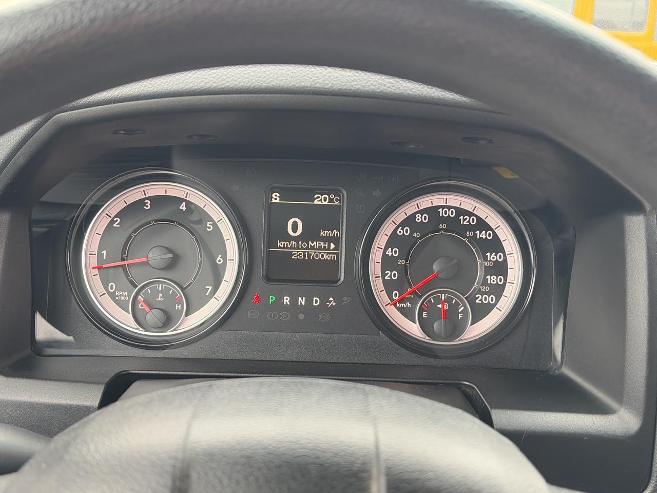 2019 RAM 1500 Classic CLEAN CARFAX, 6 PASSENGER, 4X4! - Photo #18