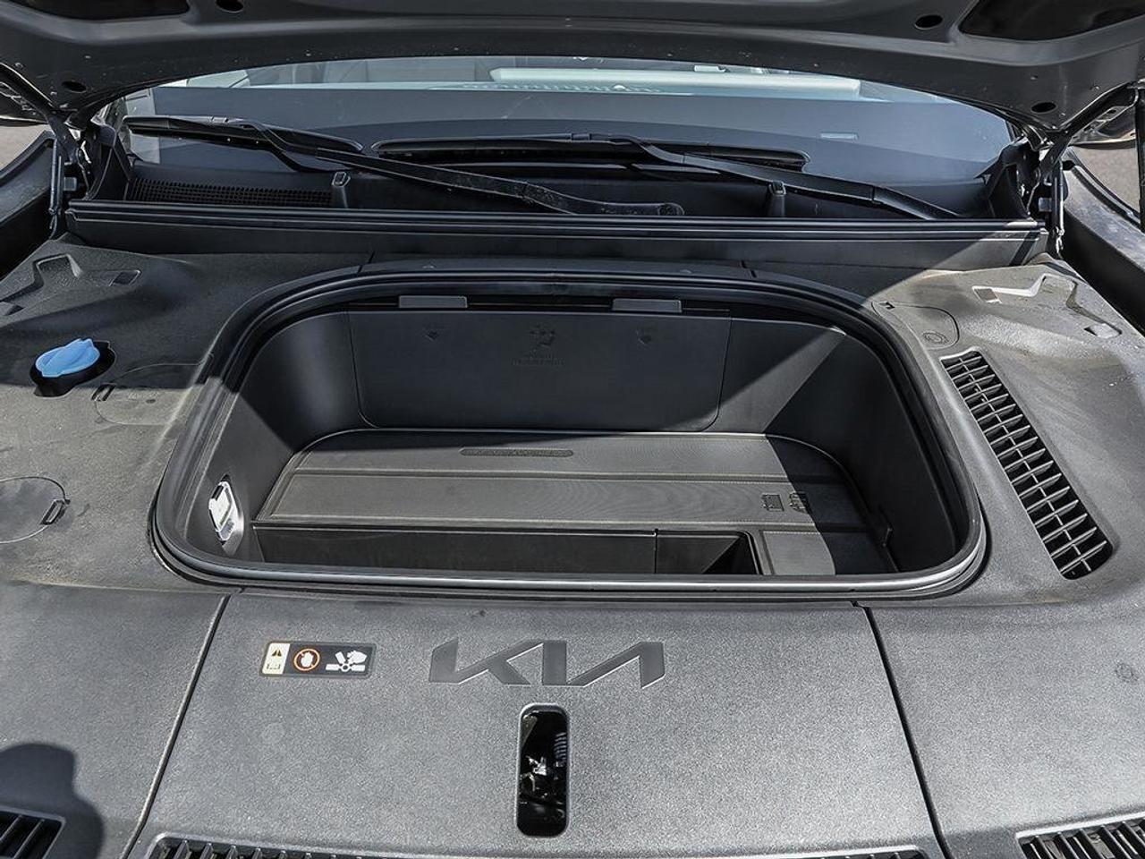 2026 Kia EV9 Land AWD w/ Premium Package Photo