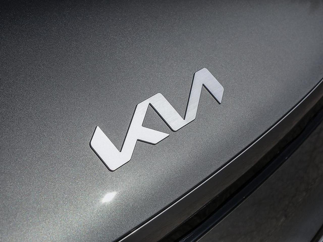 2026 Kia EV9 Land AWD w/ Premium Package Photo