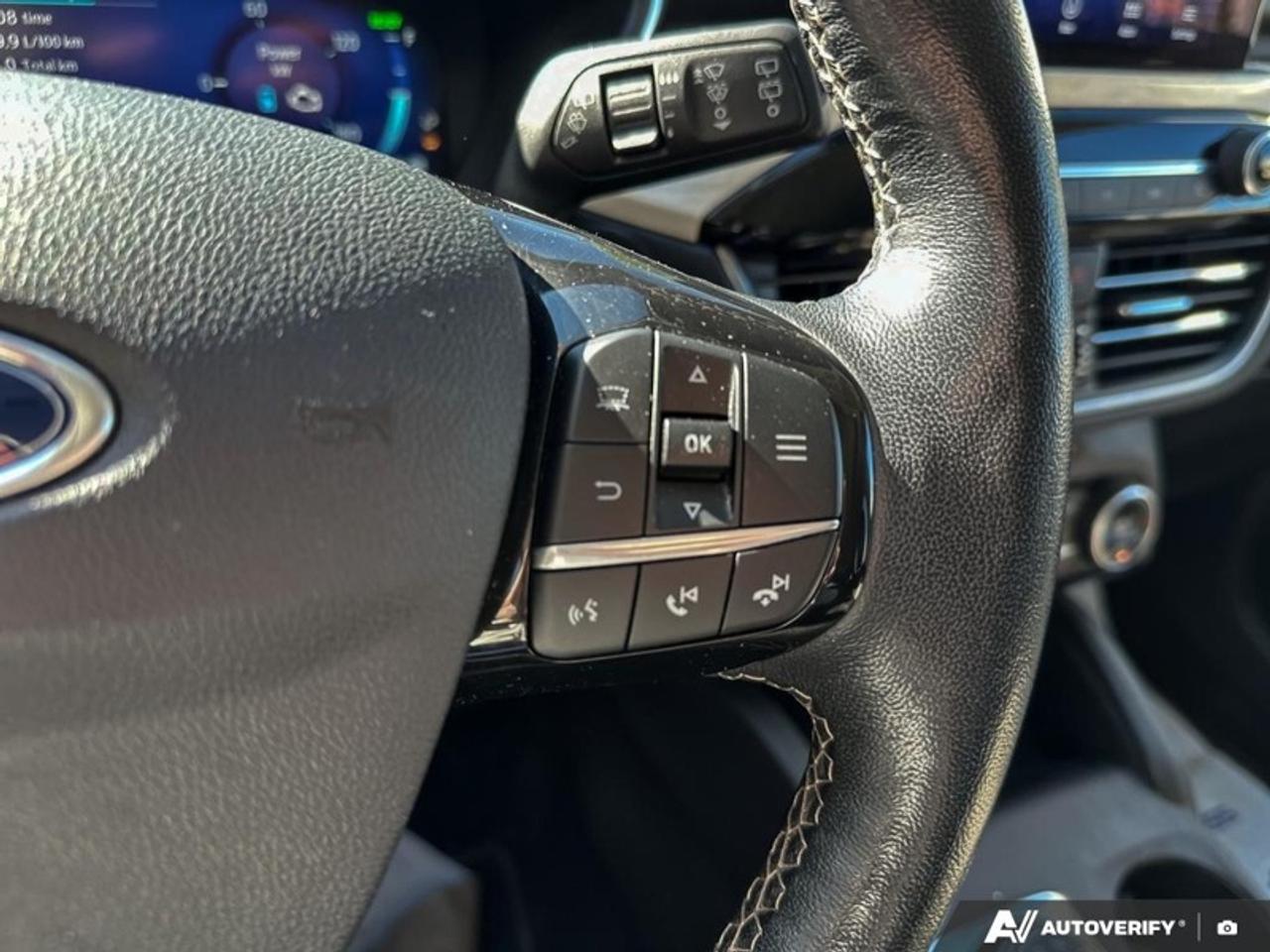 2021 Ford Escape Titanium AWD  HYBRID AWD TITANIUM Photo