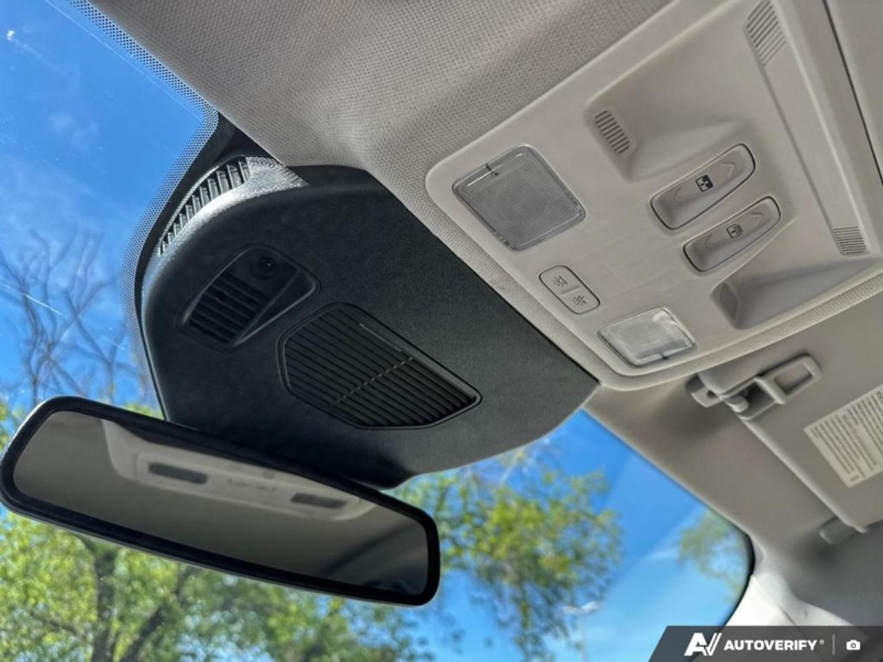 2021 Ford Escape Titanium AWD  HYBRID AWD TITANIUM Photo