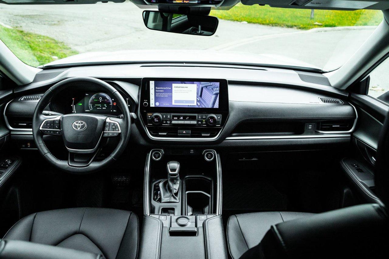 2025 Toyota Grand Highlander HYBRID XLE Photo