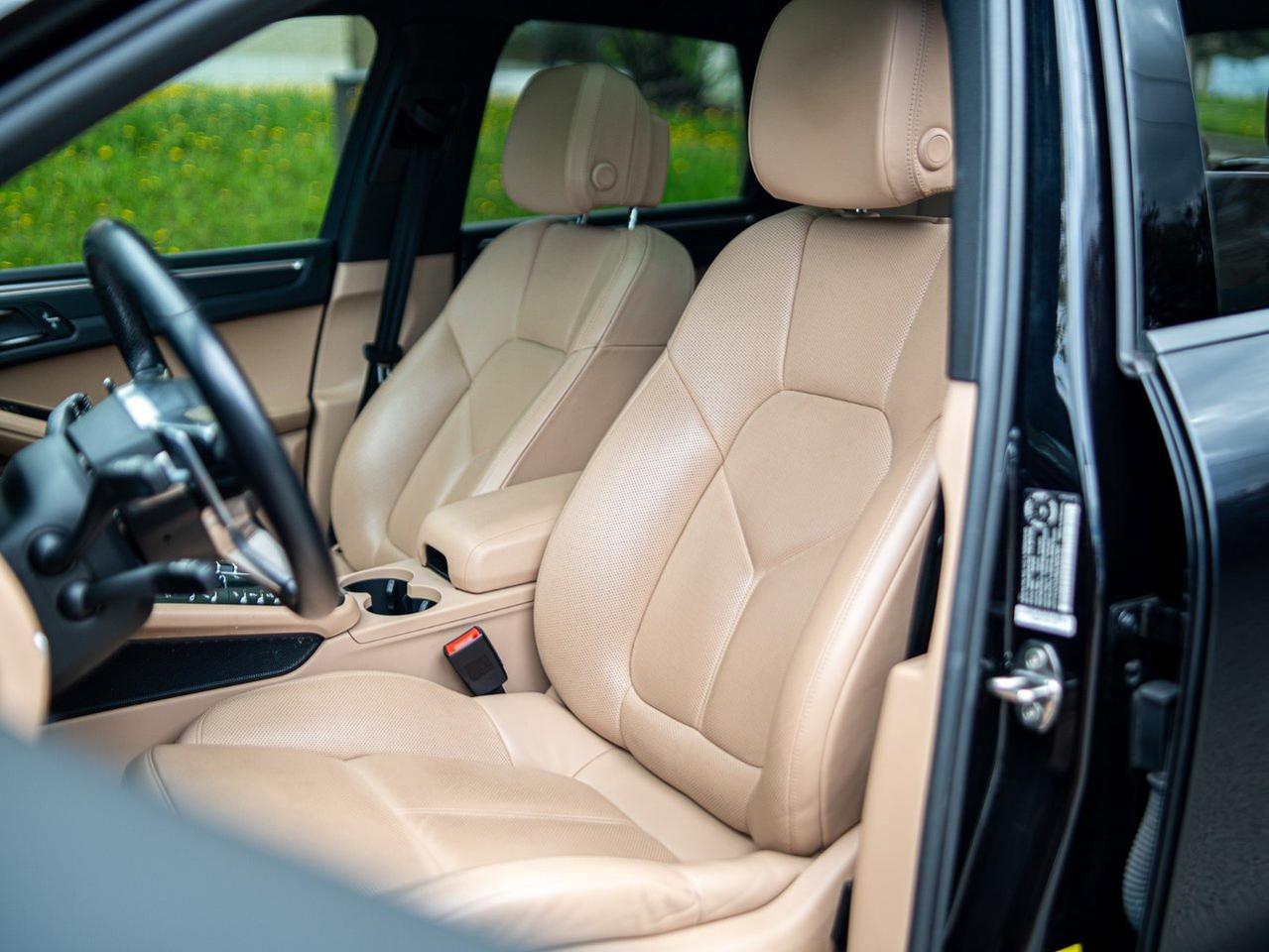 2021 Porsche Macan Base Photo