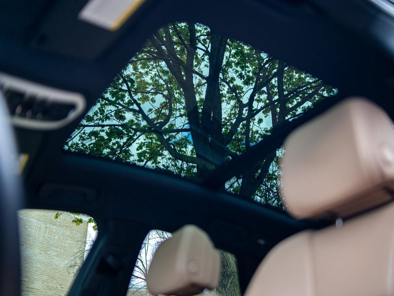 2021 Porsche Macan Base Photo