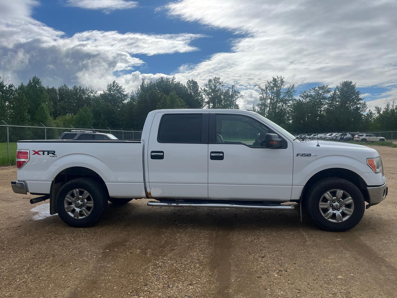 2010 Ford F-150 XLT Photo2