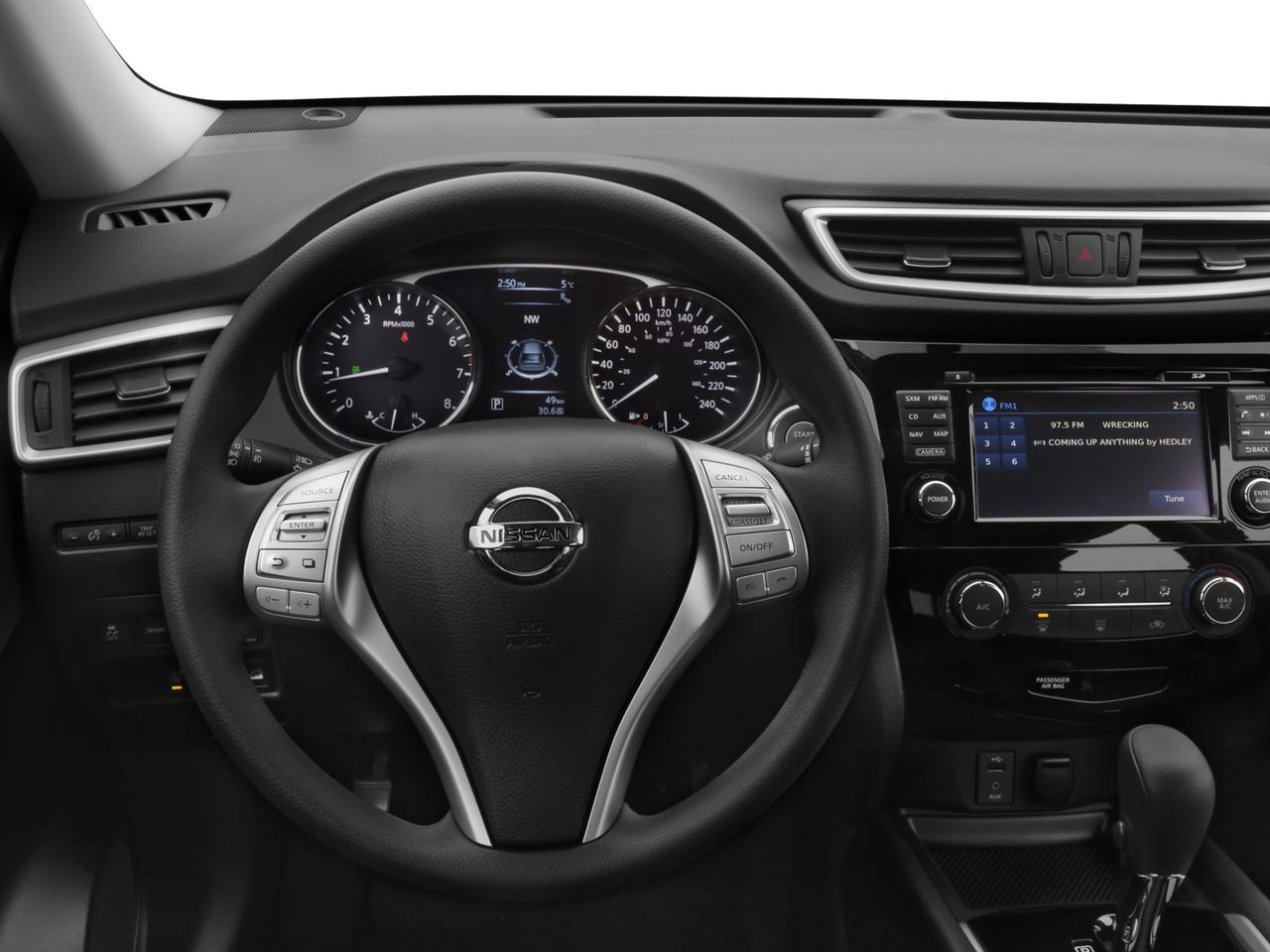 2015 Nissan Rogue SV Photo3