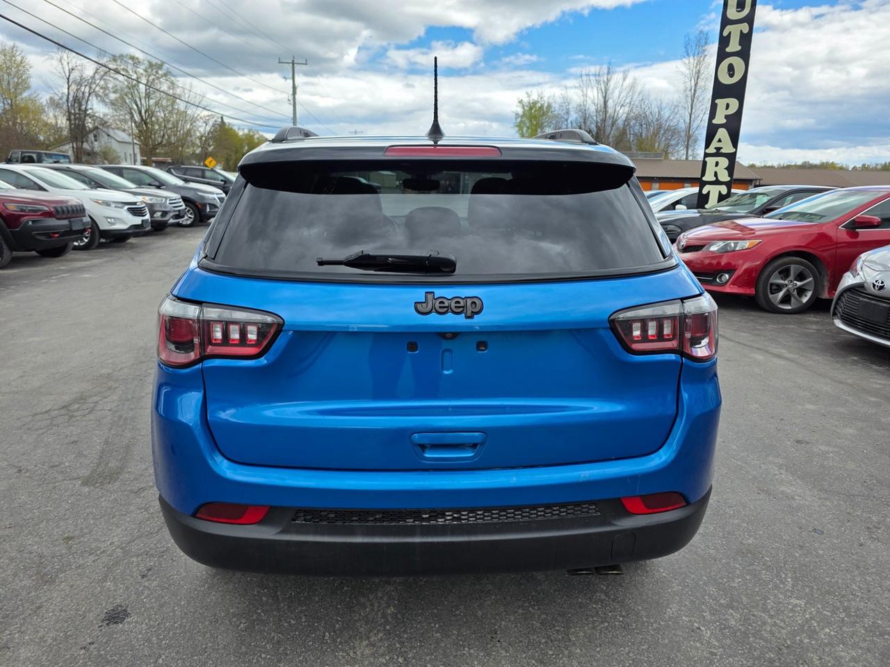 2019 Jeep Compass North FWD Photo3