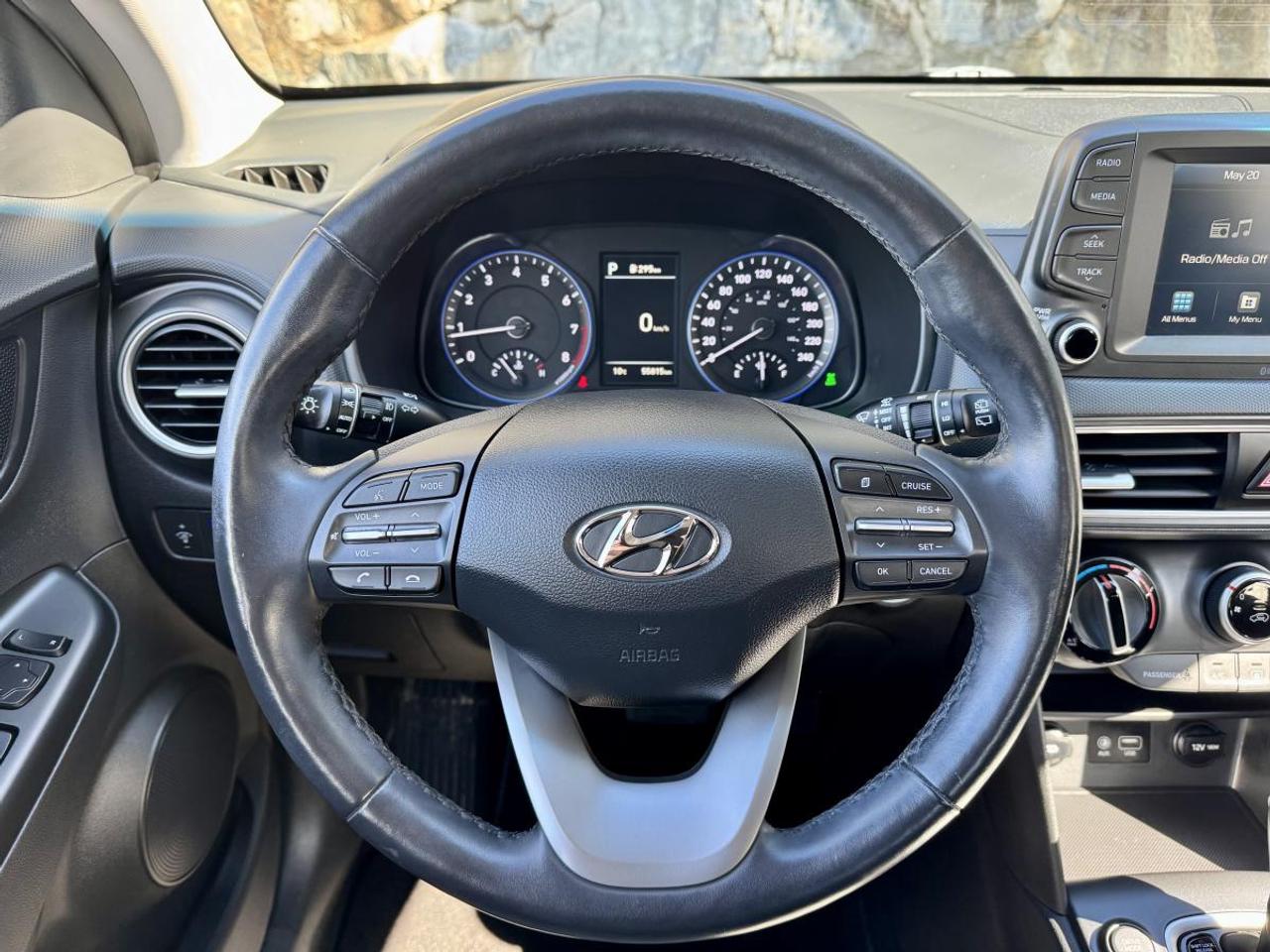 2021 Hyundai KONA Preferred AWD Photo