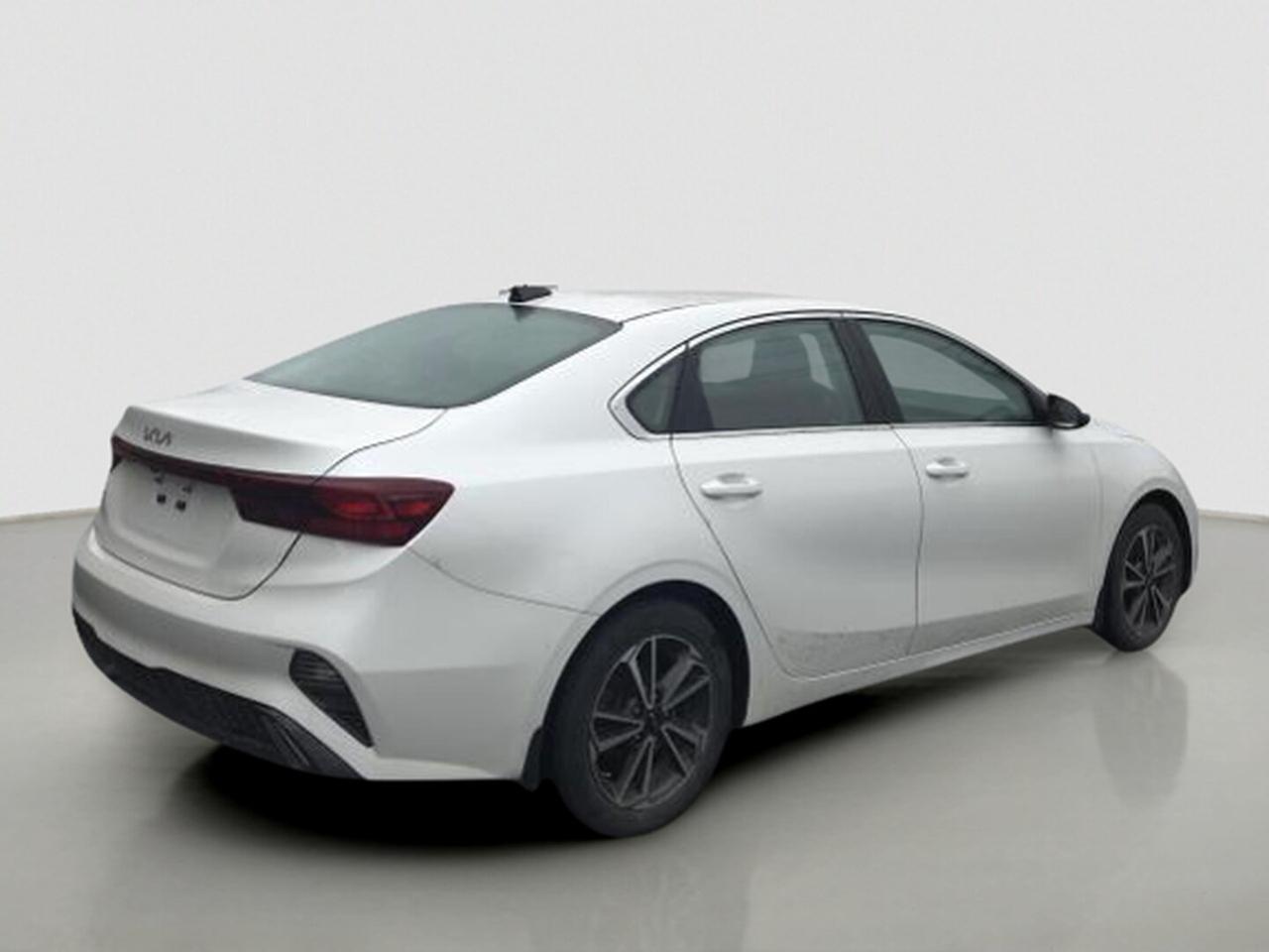 2023 Kia Forte Sedan EX IVT Photo