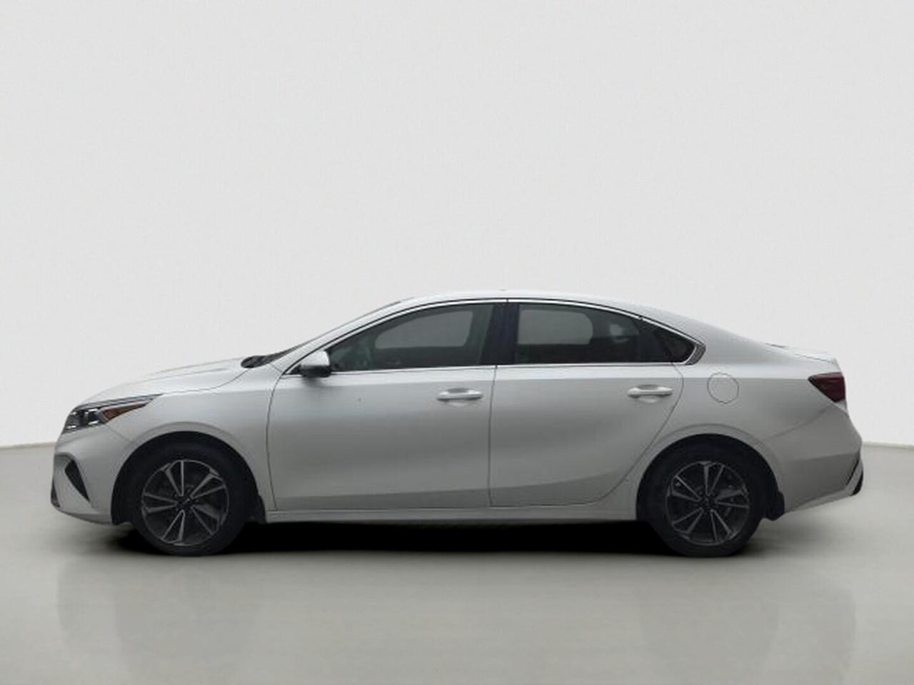 2023 Kia Forte Sedan EX IVT Photo