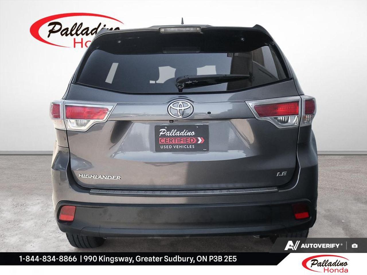 2015 Toyota Highlander LE Photo
