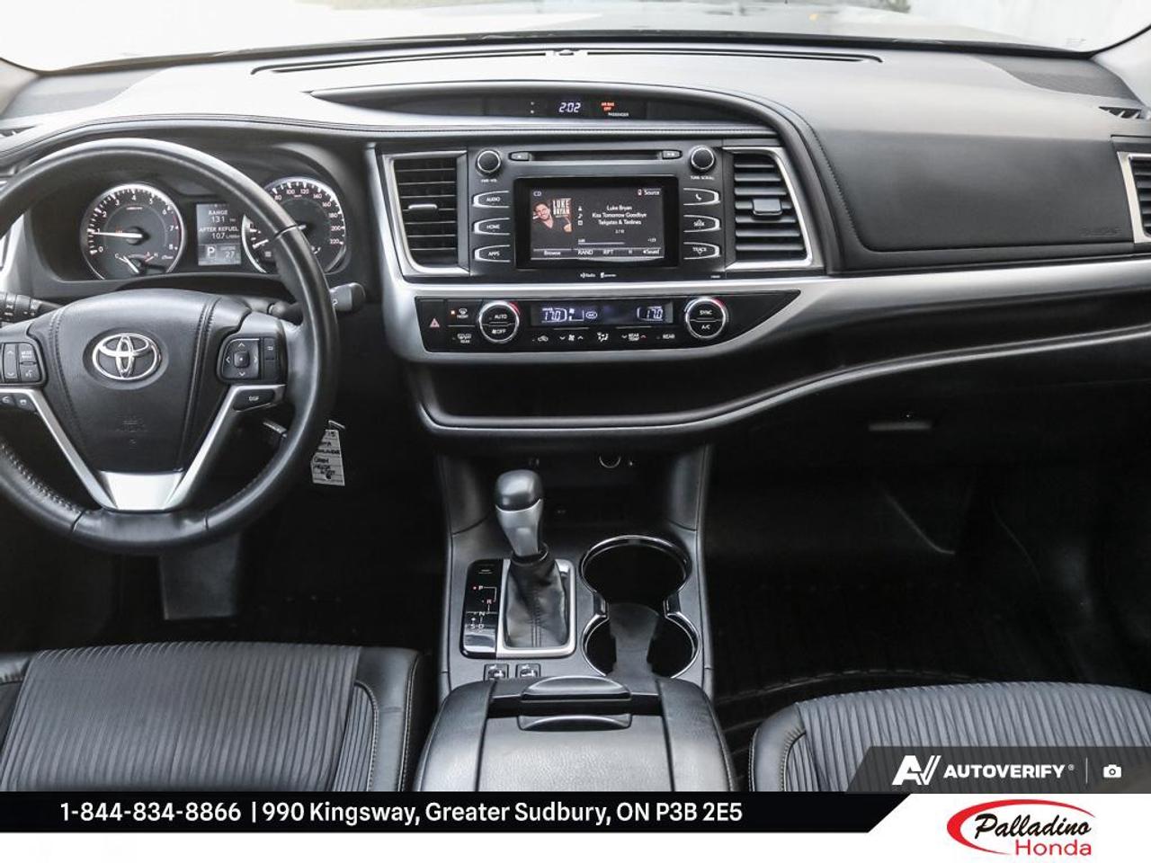 2015 Toyota Highlander LE Photo