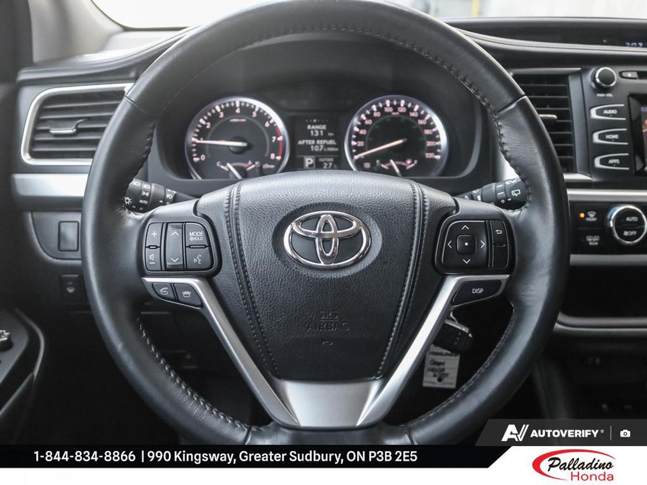 2015 Toyota Highlander LE Photo